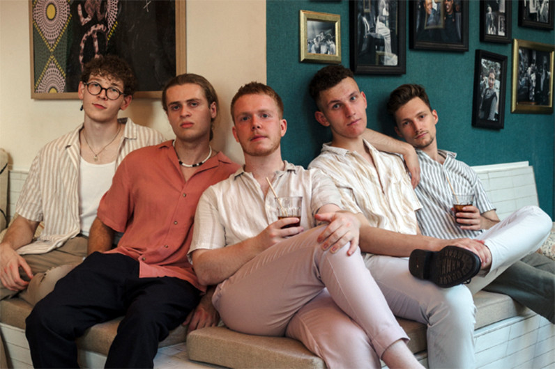 Headliner: Munday