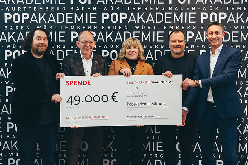 © Stadtmarketing; von links nach rechts: Derek von Krogh, Oberbürgermeister Christian Specht, Martina Braun, Michael Herberger, Achim Ihrig